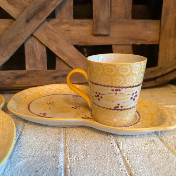 Temptations Old World Mug and Snack Trays 2 Sets - Picture 2 of 6
